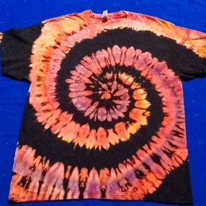 Reverse tie dye spiral tee shirt